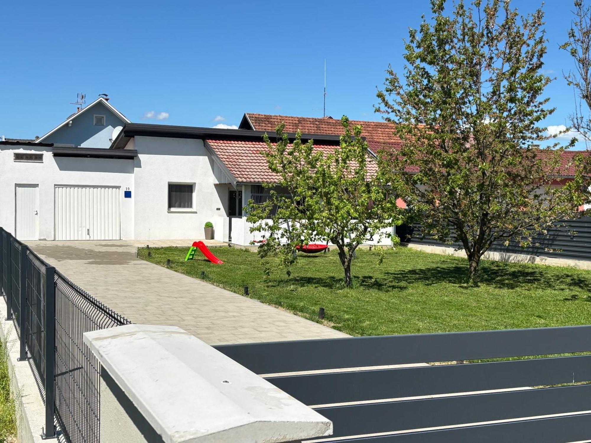 Kod Dide - Entry With Pin 0-24H Apartment Slavonski Brod Exterior photo